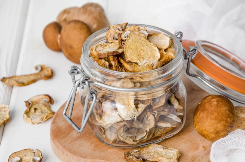 Cena za kilogram może zdziwić. Tyle kosztują suszone grzyby przed świętami