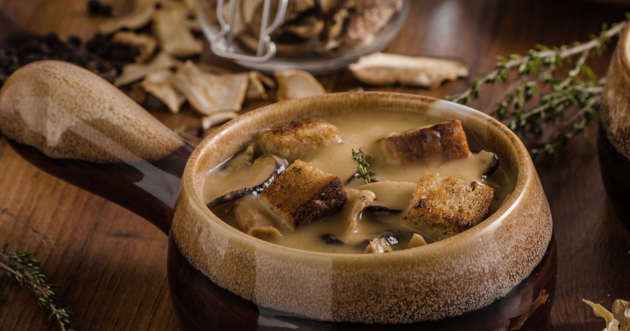 Zupa grzybowa w tej wersji smakuje jeszcze lepiej. najważniejszy jeden składnik