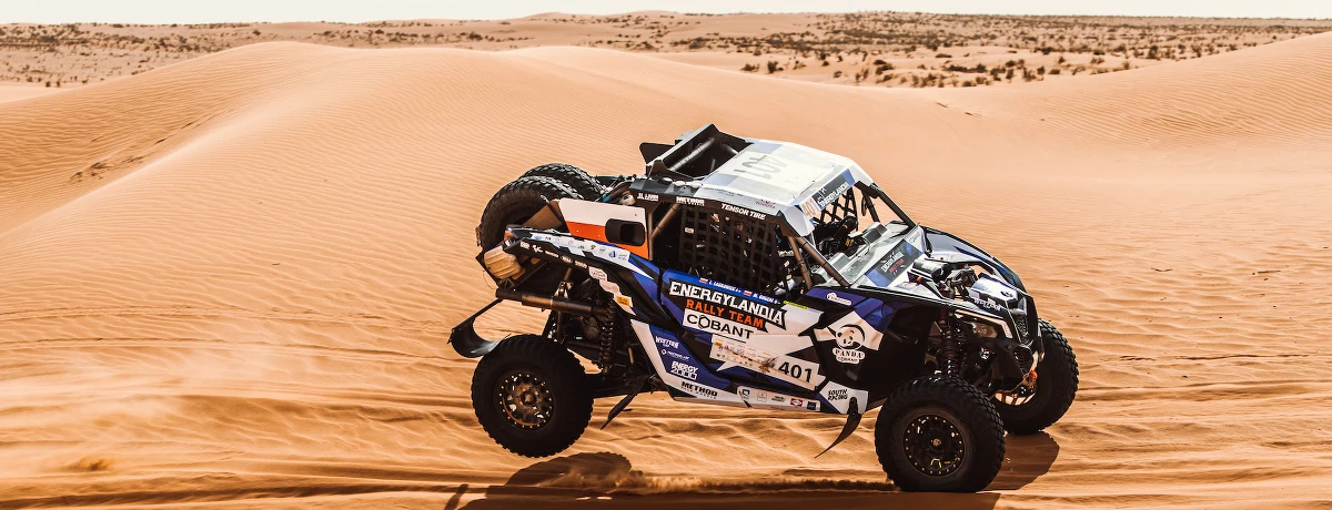 Marek Goczał i Łukasz Łaskawiec odnotowali drugie z rzędu zwycięstwo etapowe w finałowej rundzie Pucharu Świata w rajdach cross- country- Hai’l International Rally. Reprezentanci polskiego zespołu Cobant Energylandia Rally Team objęli prowadzenie w klasyfikacji generalnej klasy T4.