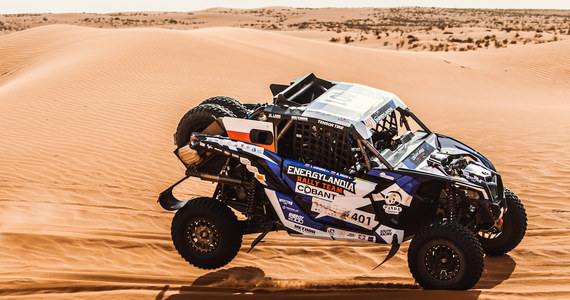 Marek Goczał i Łukasz Łaskawiec odnotowali drugie z rzędu zwycięstwo etapowe w finałowej rundzie Pucharu Świata w rajdach cross- country- Hai’l International Rally. Reprezentanci polskiego zespołu Cobant Energylandia Rally Team objęli prowadzenie w klasyfikacji generalnej klasy T4.