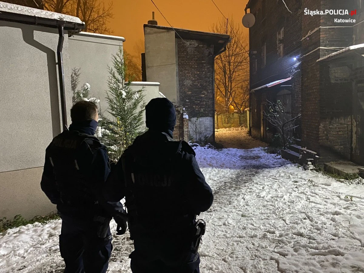 Z udziałem kontrterrorystów w Katowicach zatrzymano 37-letniego mężczyznę, który po awanturze domowej zagroził, że wysadzi budynek w powietrze – poinformował w sobotę zespół prasowy śląskiej policji.