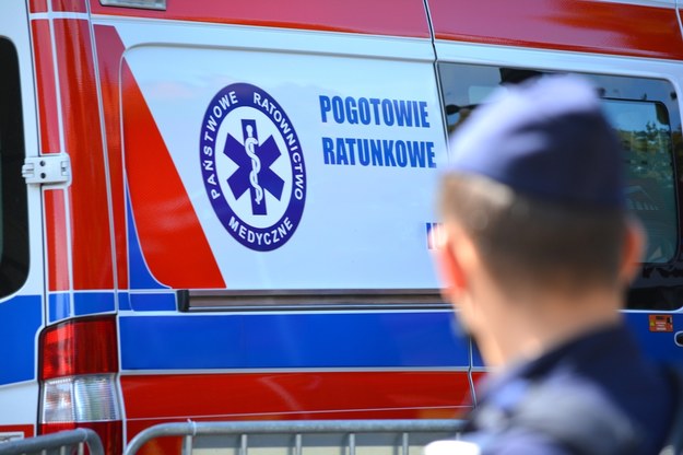 Wypadek karetki w Płocku. Trzy osoby ranne