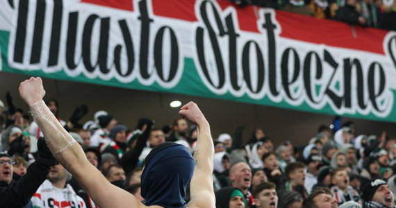 Legia Warszawa musi zapłacić karę za zachowanie swoich kibiców w czasie meczu z włoskim Napoli – poinformowała UEFA. Jedna z trybun może zostać zamknięta na jeden mecz.