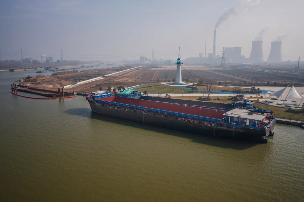 Awaria statku towarowego, do jakiej doszło w niedzielę w porcie Yantai nad Morzem Żółtym, spowodowała za sobą śmierć 9 osób - podała centralna telewizja chińska. 