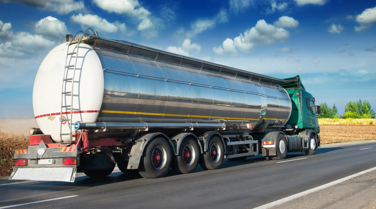 Rząd zamierza wzmocnić monitoring paliw. Pod lupą organów skarbowych znajdą się wszystkie stacje benzynowe, a nawet osoby prywatne - pisze "Puls Biznesu". 