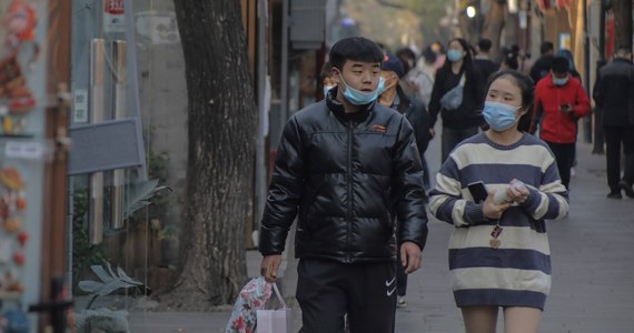 W prowincji Zhejiang na wschodzie Chin pojawiło się nowe ognisko Covid-19. Wykryto tam już 138 lokalnych infekcji wariantem Delta, a władze wprowadziły surowe ograniczenia dotyczące możliwości wyjazdu, by nie dopuścić do rozwleczenia koronawirusa po kraju.