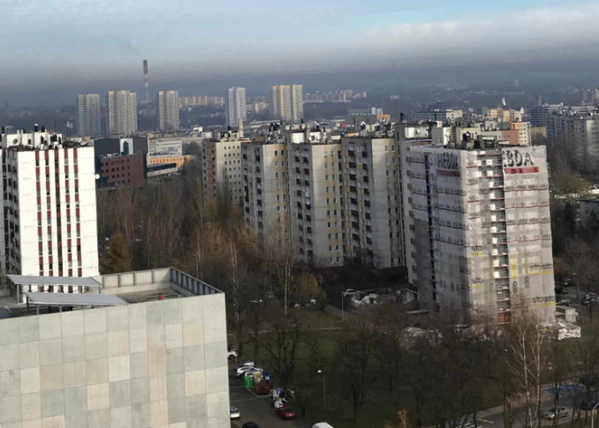 Mieszkańcy Śląska dostali dziś SMS-y z Rządowego Centrum Bezpieczeństwa. To ostrzeżenie przed fatalną jakością powietrza. 
