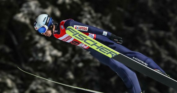 Siedmiu zawodników powołał polski sztab szkoleniowy na zawody Pucharu Świata w skokach narciarskich, które odbędą się w najbliższy weekend w szwajcarskim Engelbergu. W kadrze jest Kamil Stoch, który nie wystąpił w niedzielnym konkursie w Klingenthal ze względu na problemy z zatokami. 
