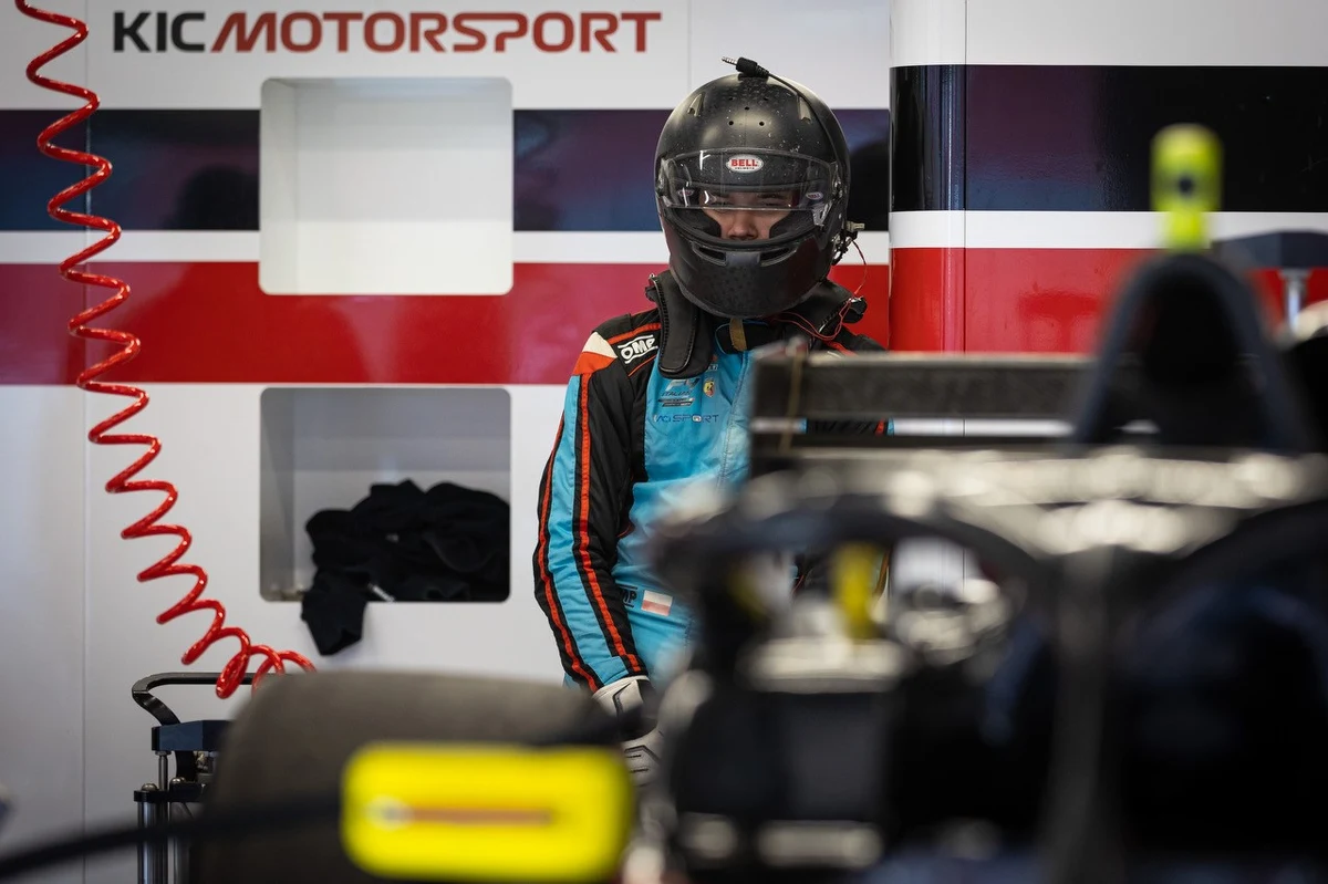 18-letni Piotr Wiśnicki na testach w F3 Formula Regional European Championship by Alpine Certified by FIA. Team, w którym testuje, to KIC Motorsport. Będzie jedynym kierowcą, który występuje pod polską flagą w tych zawodach. „Będę ścigał się z zawodnikami światowego formatu” – mówi Piotr Wiśnicki. 