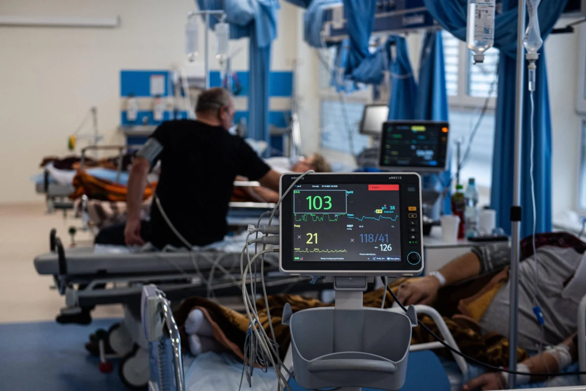 W ciągu ostatniej doby zmarło 537 pacjentów z Covid-19. Odnotowano 17 460 nowych zakażeń koronawirusem. 2 132 chorych przebywających w szpitalach jest podłączonych do respiratorów. 