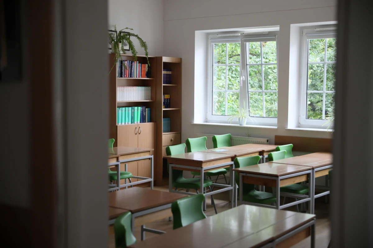 Prawo i Sprawiedliwość przegrało głosowanie w sejmowych komisjach, a tym samym opozycji udało się - przynajmniej na razie - wstrzymać prace nad nowelizacją prawa oświatowego.