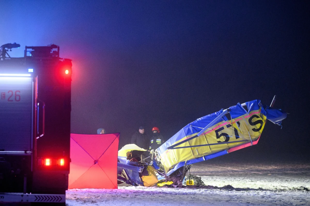 Prokuratorzy będą ustalać, w jaki sposób doszło do wypadku awionetki na lądowisku w Szadku (pow. zduńskowolski) w Łódzkiem. 50-latek zginął na miejscu. 64-letni pilot trafił do szpitala.