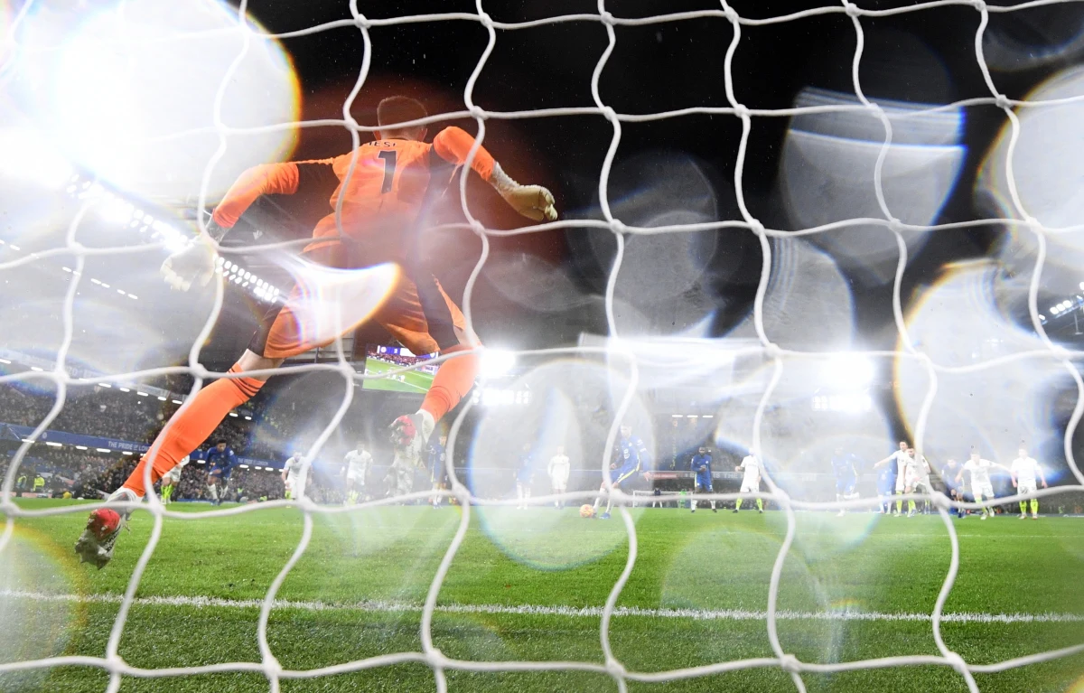 Nie odbędzie się wtorkowy mecz angielskiej ekstraklasy piłkarskiej Brentford - Manchester United. Powodem są przypadki zakażenia koronawirusem w klubie z Manchesteru. To kolejne spotkanie, które zostało odwołane w z tego powodu.