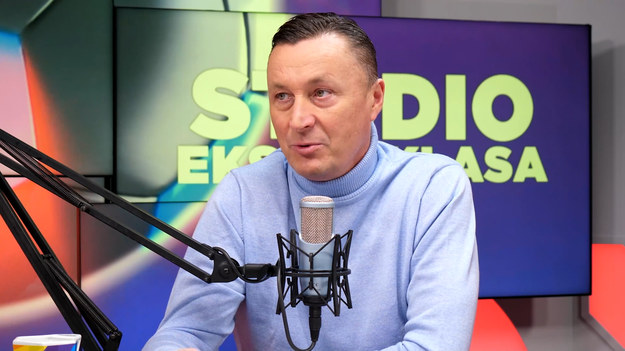 W 18. odcinku programu "Studio Ekstraklasa" gośćmi Sebastiana Staszewskiego byli Tomasz Hajto i Sławomir Peszko. Ekspert sędziowski Łukasz Rogowski za pośrednictwem wideorozmowy wspominał o kontrowersjach, które były w ostatniej kolejce. 

W każdym odcinku eksperci podsumowują najciekawsze wydarzenia kolejki PKO Bank Polski Ekstraklasy. Oglądaj w poniedziałki o 20:00 NA ŻYWO w Interii! Partnerem projektu jest PKO Bank Polski.
