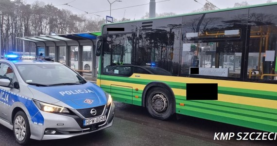 Pięć autobusów komunikacji miejskiej w Szczecinie straciło dowody rejestracyjne. To efekt kontroli, którą przeprowadzili policjanci ze szczecińskiej drogówki wspólnie z funkcjonariuszami Inspekcji Transportu Drogowego. W ramach akcji "Bezpieczny Transport Publiczny" skontrolowali ponad 60 pojazdów.