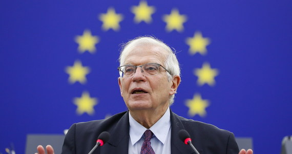 "Trzeba liczyć na najlepszy scenariusz, ale być przygotowanym na najgorszy" - powiedział szef unijnej dyplomacji Josep Borrell podczas debaty w Parlamencie Europejskim poświęconej możliwej inwazji Rosji na Ukrainę. Borrell przypomniał, że od listopada Rosja koncentruje wojska wzdłuż granicy z Ukrainą.
