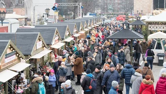 Nowe obostrzenia weszły w życie. Zmiany w limitach, zamknięte dyskoteki, zakaz jedzenia w kinie