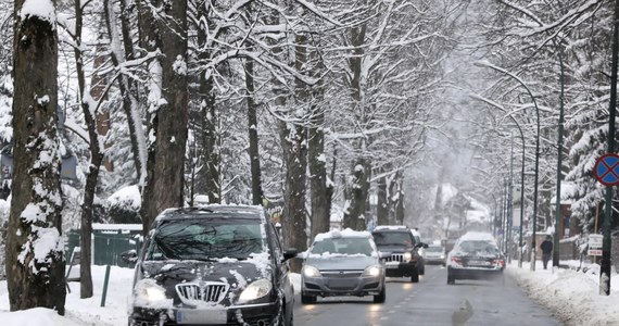 W Polsce najpopularniejsze jest Zakopane i Karpacz, a za granicą  - Egipt, Wyspy Kanaryjskie i Cypr. Tak - jak wynika ze statystyk - wygląda lista miejsc, gdzie Polacy chcieliby spędzić święta. Właściciele hoteli obawiają się jednak, że plany pokrzyżuje nowy wariant koronawirusa - donosi w środę "Rz". 
