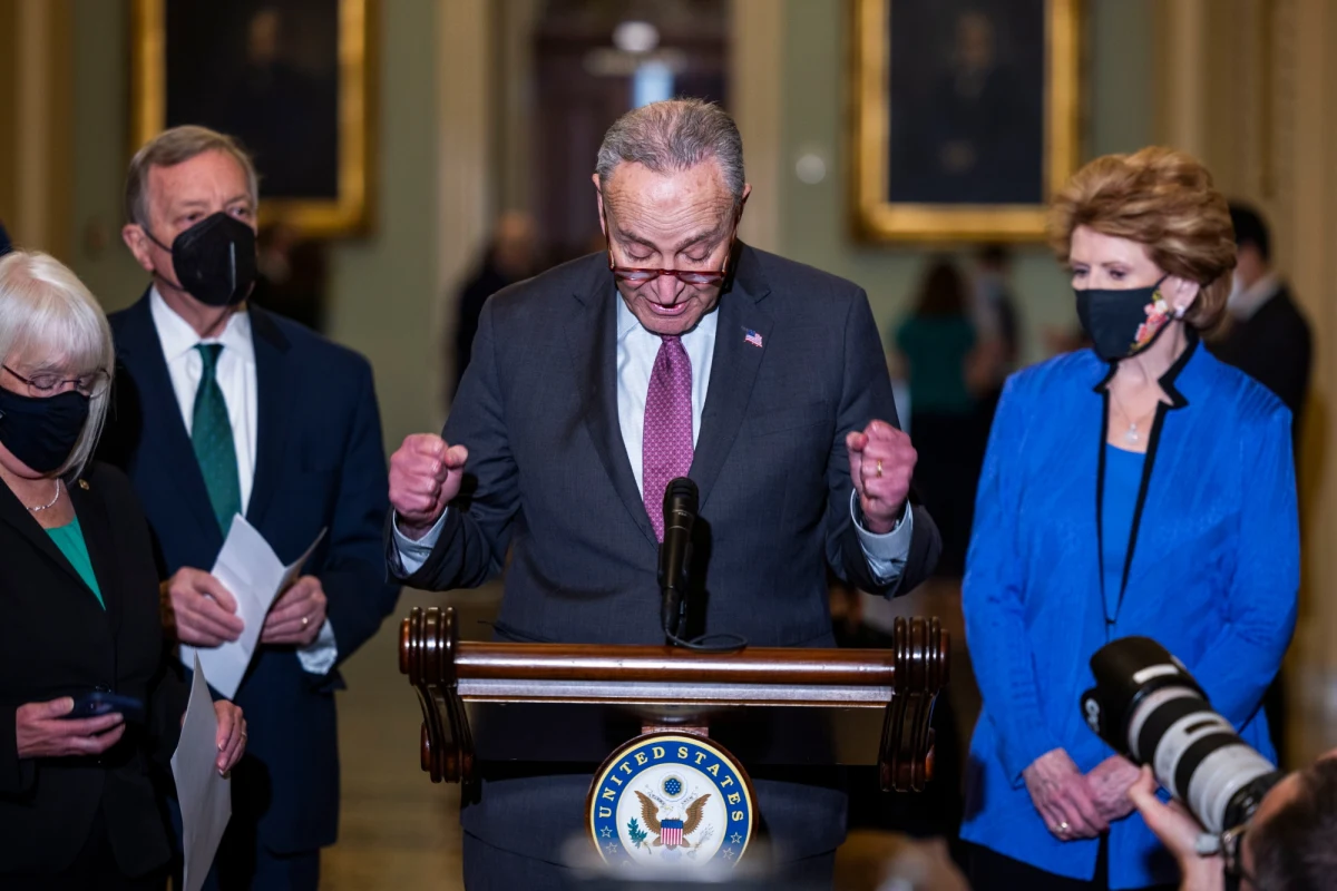 Kongres USA zagłosował w nocy z wtorku na środę za podniesieniem limitu zadłużenia państwa o 2,5 bln dolarów, tuż przed szacowaną datą potencjalnego bankructwa. Podniesienie limitu pozwoli na zapewnienie budżetowi środków prawdopodobnie do 2023 roku. 