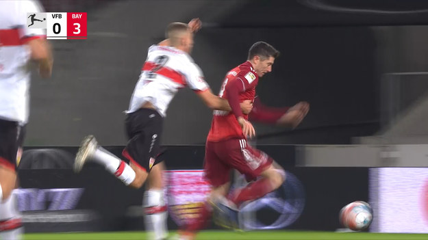Skrót meczu VfB Stuttgart - Bayern Monachium (0-5).

BRAMKI: 40. Gnabry (Sané), 53. Gnabry (Lewandowski), 69. Lewandowski (Gnabry), 72. Lewandowski (Gnabry), 74. Gnabry.

SKŁADY:
VfB Stuttgart: F. Müller – Mavropanos, W. Anton, Kempf – Karazor – Coulibaly (63. Katompa Mvumpa), Endo (C), Mangala (76. Faghir), Ito – Förster (63. Führich), Marmúš (84. Tibidi).
Rezerwowi: Schock – Didavi, Stenzel, Führich, Klimowicz, N. Ahamada, Katompa Mvumpa, Faghir, Tibidi.

Bayern Monachium: Neuer (C) – Pavard, Süle, Lucas Hernández, A. Davies (78. O. Richards) – Roca (75. Nianzou), Musiala – Coman (27. Sané), Müller (77. Cuisance), Gnabry (75. Tillman) – Lewandowski.
Rezerwowi: Ulreich, Früchtl – Upamecano, O. Richards, B. Sarr, Nianzou, Sané, Cuisance, Tillman.