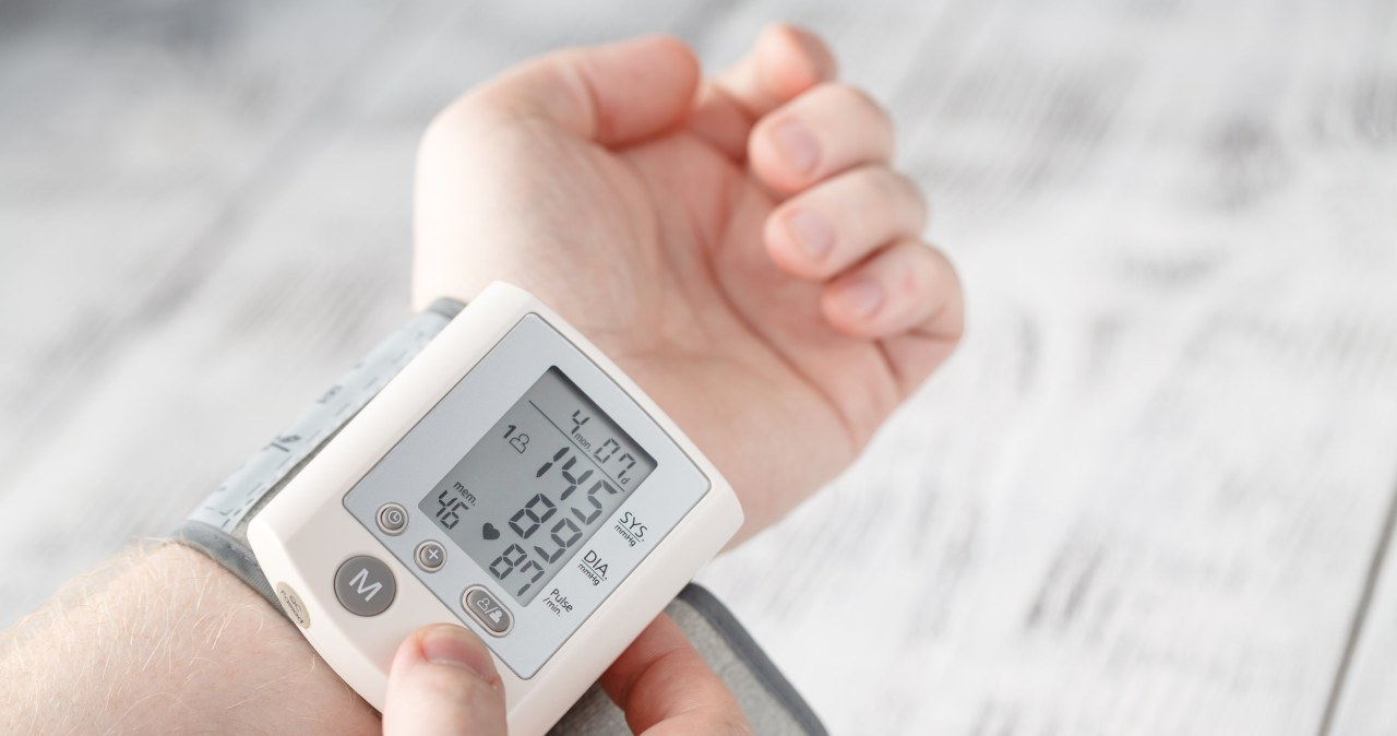Lekarze zalecają tylko jeden typ ciśnieniomierza. Pomiar często robimy źle