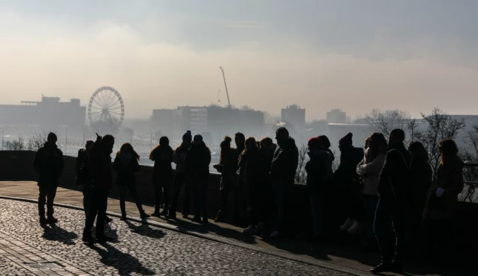 Smog w Polsce. Fioletowe punkty na mapie zanieczyszczenia powietrza