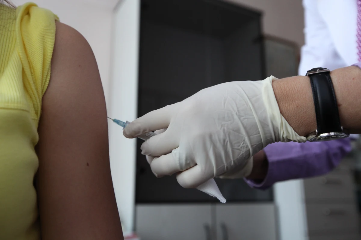 Nie po 100 dawek, a po 20 będą mogły zamawiać punkty szczepień, które przyjmują zapisy na szczepienia dzieci w wieku od 5 do 11 lat – takie informacje zdobyli reporterzy RMF FM.