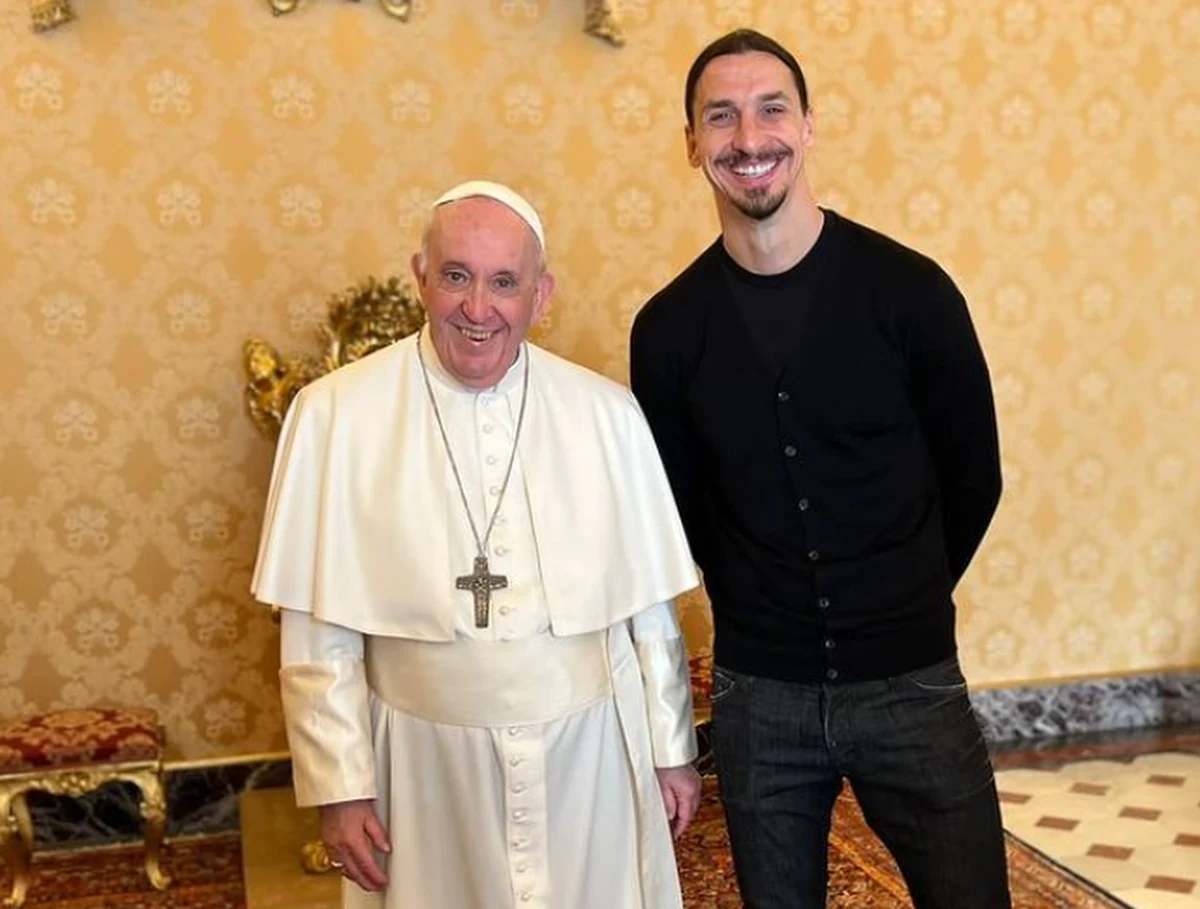 Zlatan Ibrahimovic - napastnik piłkarskiej reprezentacji Szwecji i AC Milan – spotkał się na audiencji z papieżem. Piłkarz wręczył Franciszkowi koszulkę klubu oraz egzemplarz swojej najnowszej książki "Adrenalina" z autografem. Sam otrzymał od papieża jego esej o sporcie. 