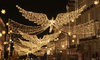Słynne londyńskie ulice oświetlone i pełne ozdób świątecznych