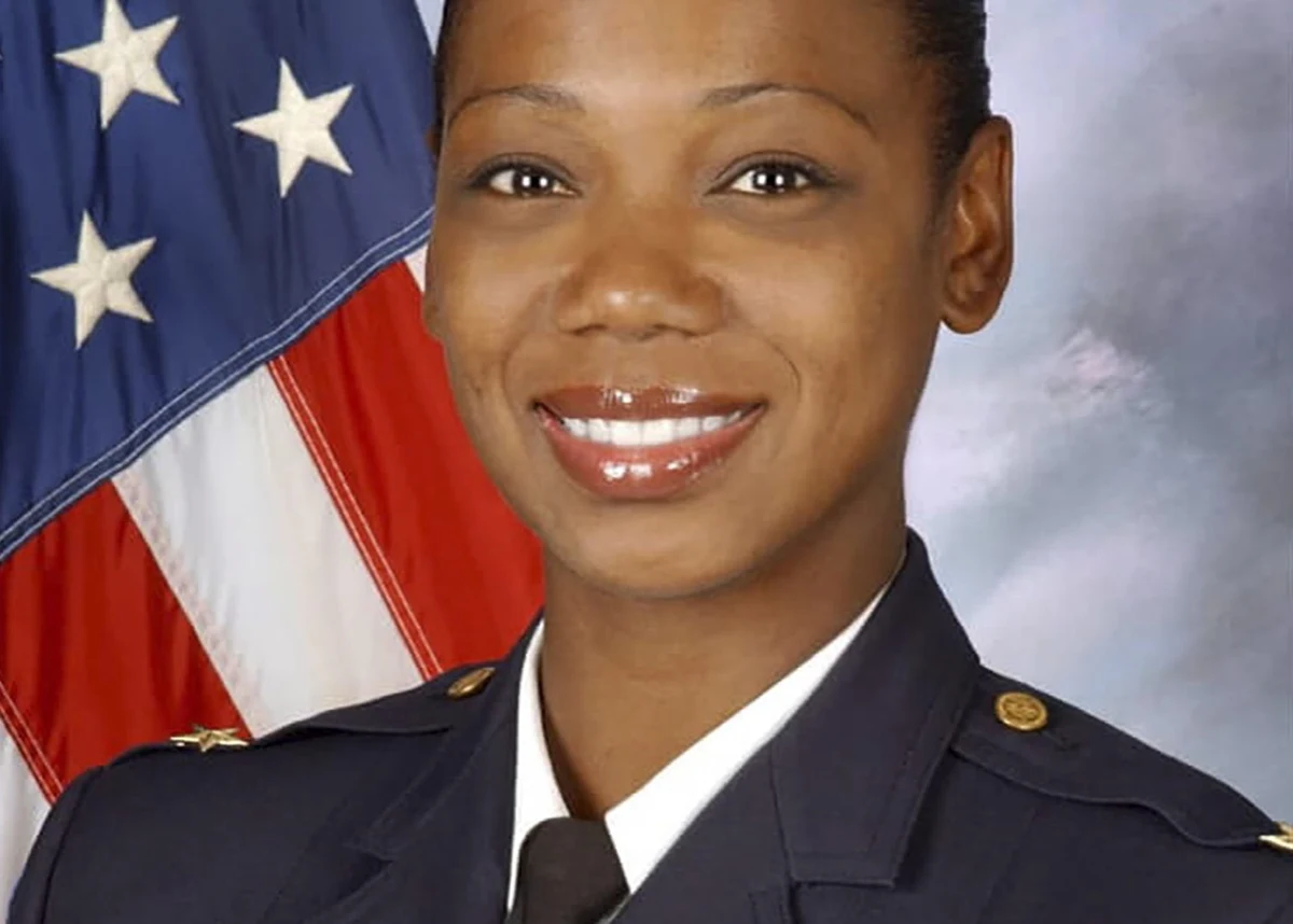 Burmistrz-elekt Nowego Jorku Eric Adams wybrał 49-letnią Keechant Sewell na szefową nowojorskiej policji. Będzie ona pierwszą w historii kobietą na tym stanowisku.