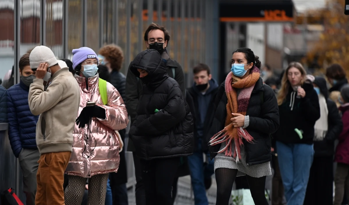 Będą kolejne rekordy zakażeń koronawirusem - ostrzegają eksperci na Wyspach Brytyjskich. Wczoraj odnotowano tam prawie 80 tys. przypadków. 