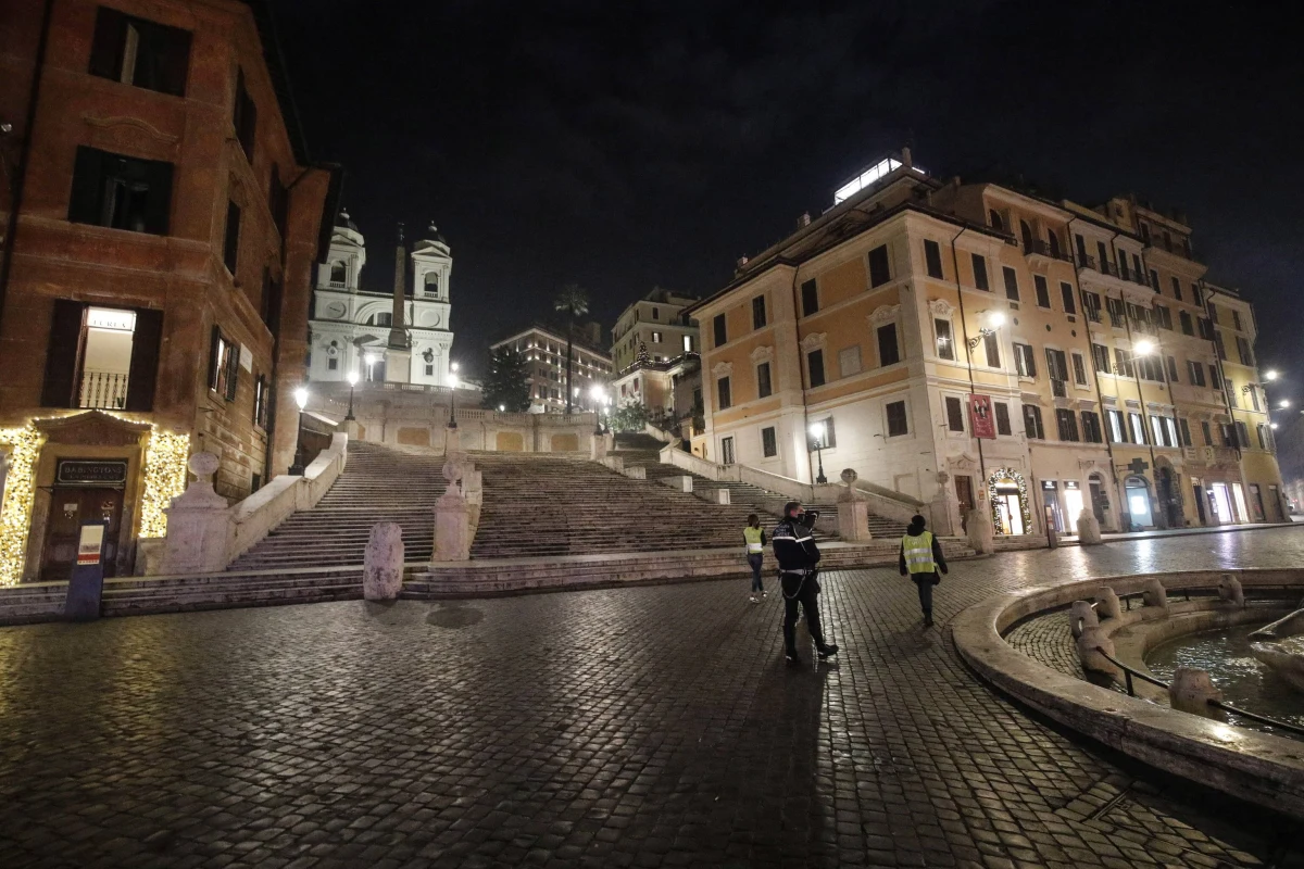 Brytyjski tygodnik "The Economist", który co roku wyróżnia jeden kraj za istotne postępy polityczne lub gospodarcze uznał tym razem Włochy za "Państwo 2021 roku" ze względu na politykę premiera Mario Draghiego i decyzję polityków, by zawiesić spory i wdrożyć reformy.