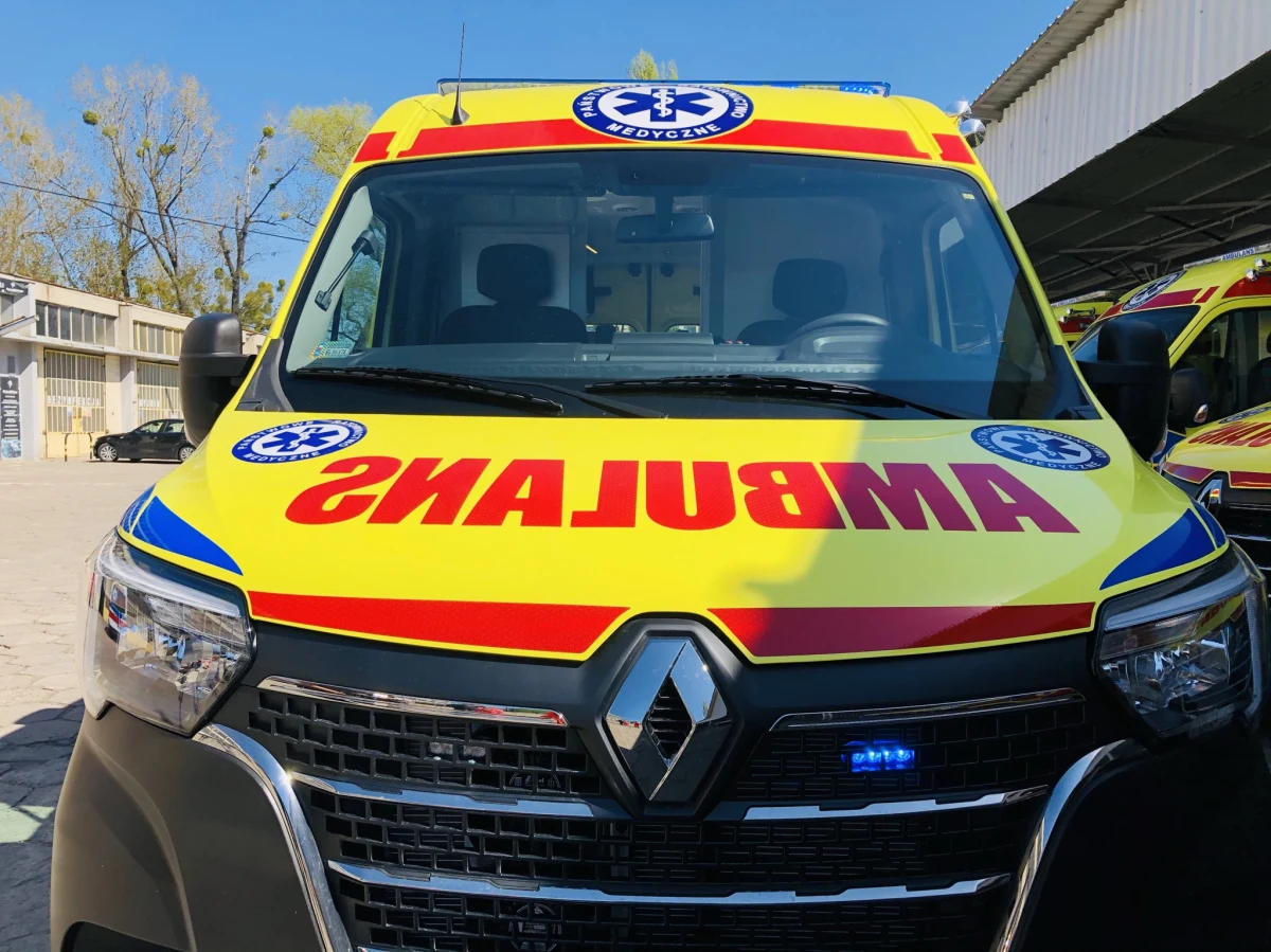 Warszawskie pogotowie notuje rekordową liczbę wyjazdów w czasie trwania całej pandemii koronawirusa. W ciągu doby w ostatnich dniach to nawet 890 wezwań na dobę.