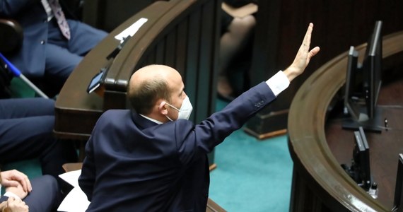 Sejm uzupełnił w piątek porządek obrad o sprawozdanie komisji kultury o uchwale Senatu ws. nowelizacji ustawy o radiofonii i telewizji – tzw. „lex TVN”. W piątek sejmowa Komisja Kultury i Środków Przekazu zarekomendowała Sejmowi odrzucenie uchwały Senatu ws. nowelizacji ustawy o radiofonii i telewizji.