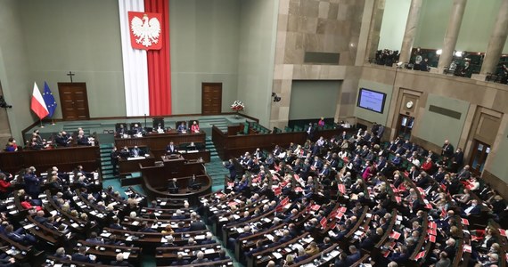 Sejm odrzucił uchwałę Senatu o odrzuceniu noweli ustawy o radiofonii i telewizji. To oznacza, że tzw. „lex TVN” został przyjęty. Teraz decyzja będzie należeć do prezydenta Andrzeja Dudy.