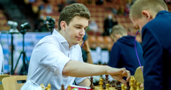 Jan-Krzysztof Duda zdobył w katowickim Spodku złoty medal mistrzostw Europy w szachach błyskawicznych, gromadząc 18 pkt w 22 partiach. Srebro wywalczył Maciej Klekowski - 17,5, a brąz Rosjanin Anton Demczenko - 16,5.