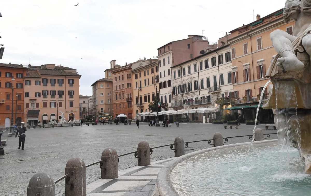 1,5 miliona Włochów spędzi Boże Narodzenie w kwarantannie. Wśród nich całe rodziny i klasy szkolne, kilkaset tysięcy młodych ludzi z pozytywnym wynikiem testu i bez objawów - podaje dziennik "La Repubblica". Pisze o obawach, że niektórzy nie będą się izolować.