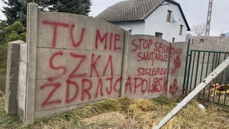 "Tu mieszka zdrajca Polski" na posesji posłanki PO. Policja szuka sprawców