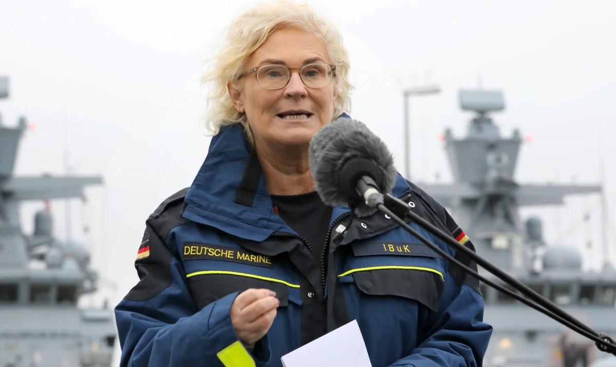 Rosja nie ma prawa rozkazywać partnerom NATO - oświadczyła niemiecka minister obrony Christine Lambrecht, która składa na Litwie swą pierwszą wizytę zagraniczną po objęciu urzędu. 