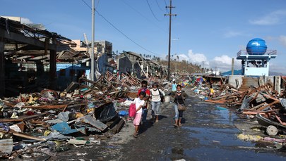 Filipiny: 208 ofiar śmiertelnych tajfunu Rai