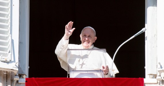 Papież Franciszek porównał przemoc wobec kobiet do „satanizmu”. We włoskiej telewizji stwierdził w niedzielę, że w pandemii wszystko zostało wystawione na próbę, także relacje z Bogiem.