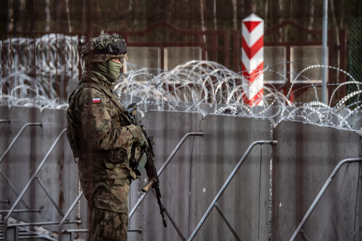 Szczegóły powierzonej firmom Budimex i Unibep budowy zapory na granicy Polski z Białorusią zostaną przedstawione w tym tygodniu. Pierwsza z firm postawi zaporę na odcinkach o łącznej długości ponad 105 km, a druga - 80 km. Wartość oferty Budimexu to 326 mln zł netto, Unibepu to 197,5 mln zł netto.