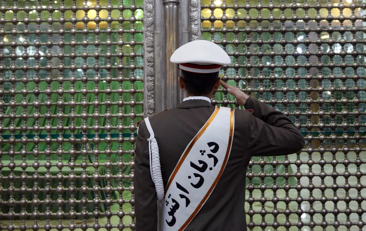 Generał sił zbrojnych Iranu Golamali Raszid ostrzegł, że jakikolwiek atak Izraela na jego kraj spotka się z "miażdżącą" odpowiedzią - poinformowały irańskie media, na które w poniedziałek powołuje się agencja Reutera.