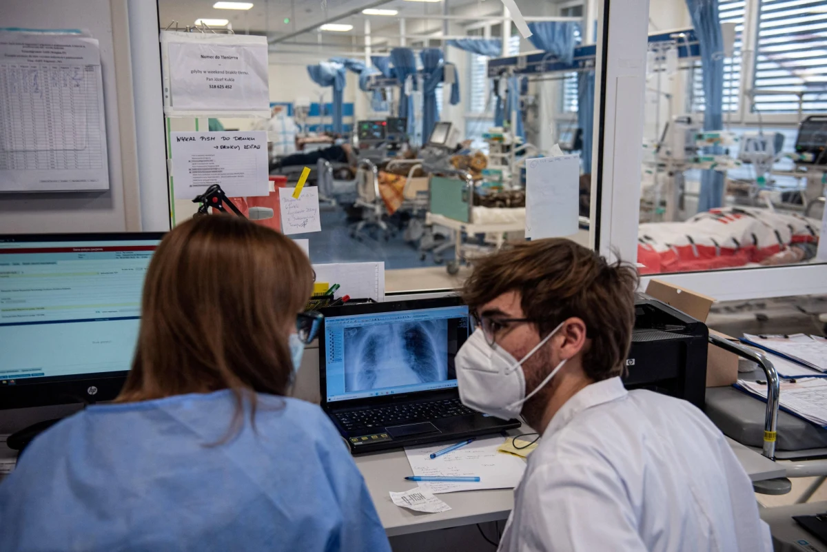 Ostatniej doby wykryto 9609 nowych przypadków koronawirusa w Polsce - podało Ministerstwo Zdrowia. Zmarło 29 osób z Covid-19.