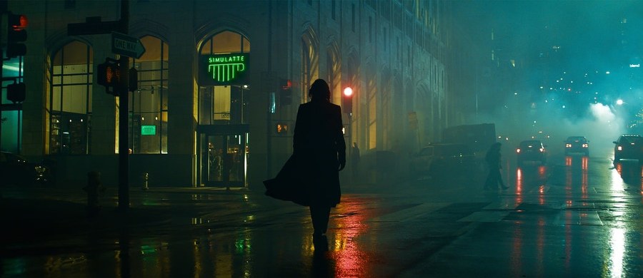 Nowy Spider-Man jest już w naszych kinach. W weekend zadebiutował też na świecie i pobił rekord. Magazyn "Empire" opublikował zdjęcia z bardzo oczekiwanego Batmana. A Keanu Reeves i Carrie-Anne Moss pojawili się na zielonym dywanie na premierze czwartego "Matrixa". A kolejne grupy krytyków filmowych przyznają swoje nagrody. 