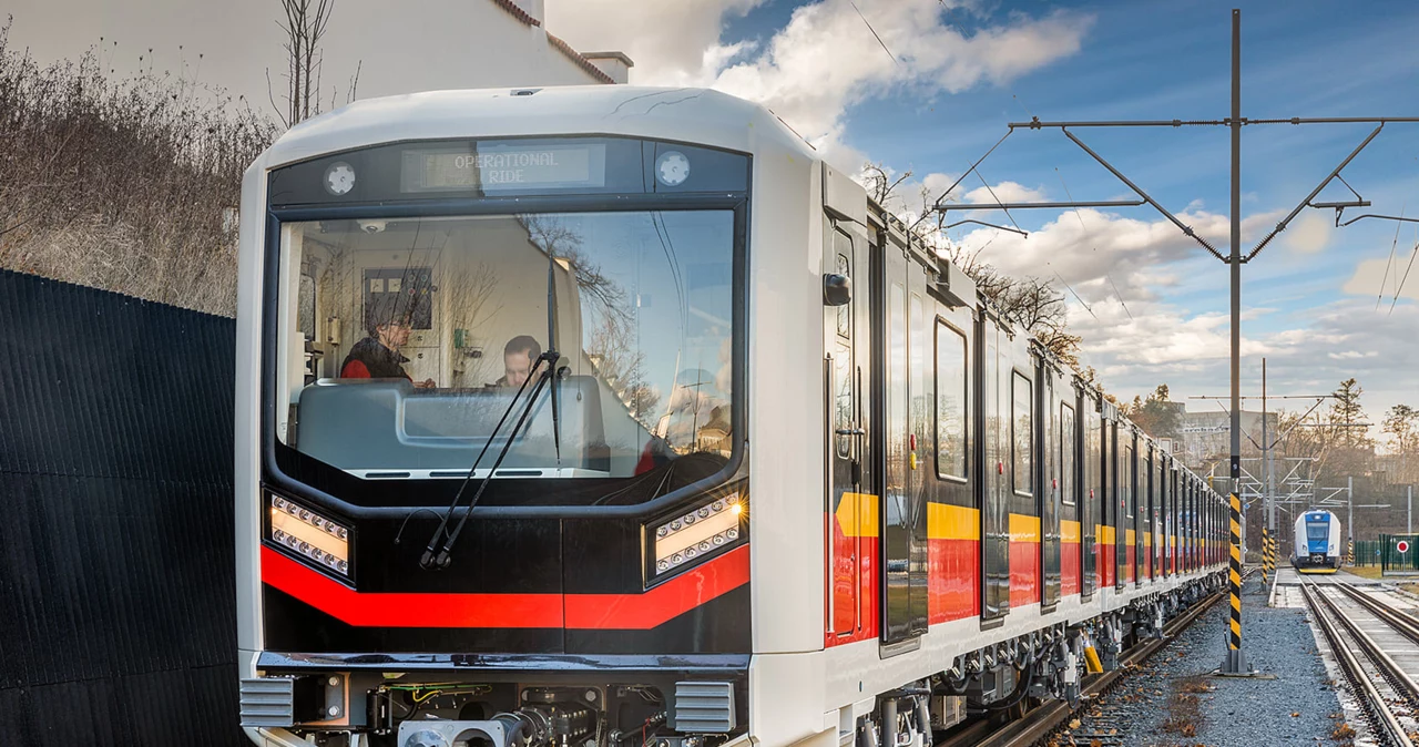 Škoda testuje pierwszy nowy pociąg dla Metra Warszawskiego