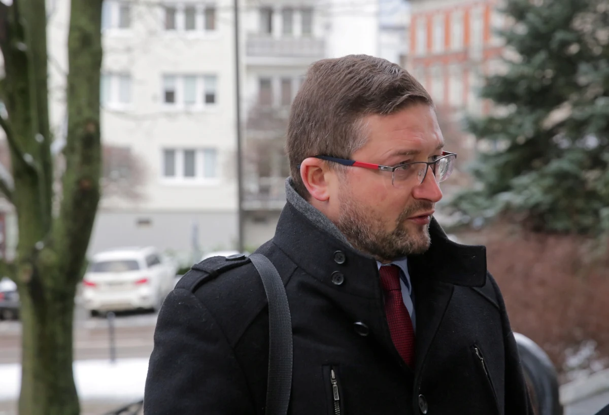 Powołany na kolejną kadencję prezes Sądu Rejonowego w Olsztynie Maciej Nawacki uchylił zarządzenie o dopuszczeniu sędziego Pawła Juszczyszyna do pełnienia obowiązków służbowych. Kilka godzin wcześniej wydał je wiceprezes Krzysztof Krygielski.