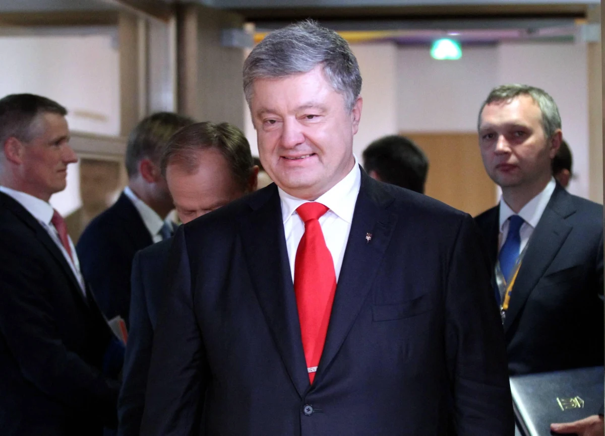 Byłego prezydenta Ukrainy Petra Poroszenkę poinformowano o możliwości popełnienia przez niego przestępstwa z art. dotyczącego zdrady stanu i wspierania terroryzmu - podało ukraińskie państwowe biuro śledcze. Partia Poroszenki twierdzi, że jest to prześladowanie na tle politycznym.