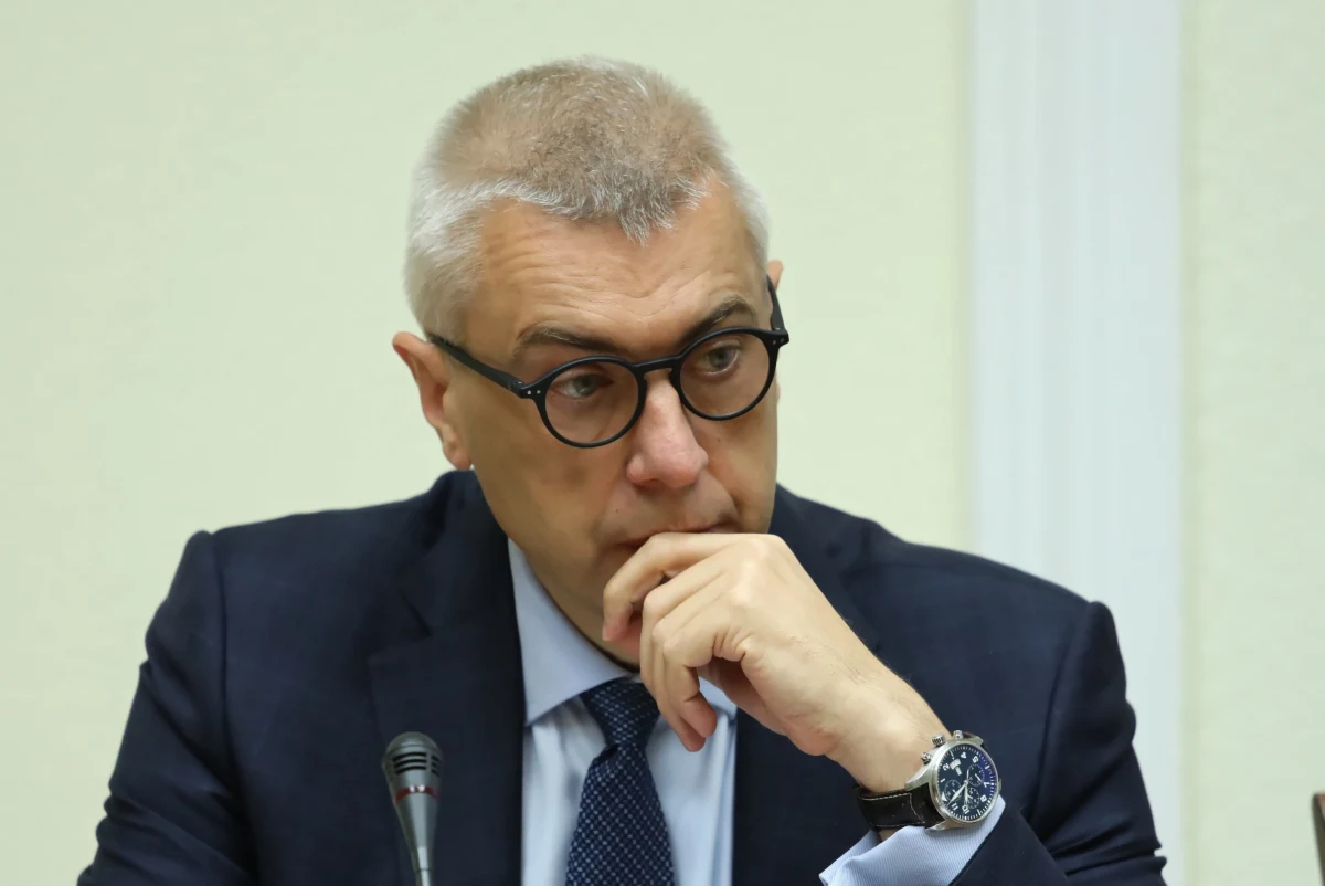 Tuż przed wyborami parlamentarnymi w 2019 roku telefon Romana Giertycha został zhakowany. Celem ataków był też smarfon prokurator Ewy Wrzosek – podaje Associated Press w artykule o wykorzystywaniu systemu szpiegowskiego Pegasus w Polsce. „Niewiarygodny skandal” – komentuje sprawę Giertych.