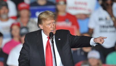 Trump przyjął dawkę przypominającą szczepionki i został wygwizdany